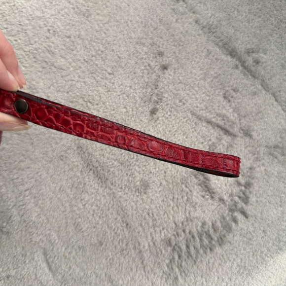✨ Patricia Nash Red Croc Embossed Leather Wristlet ✨ - Picture 8 of 11